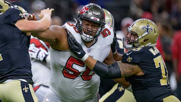 Vita Vea rushes New Orleans Saints quarterback Derek Carr